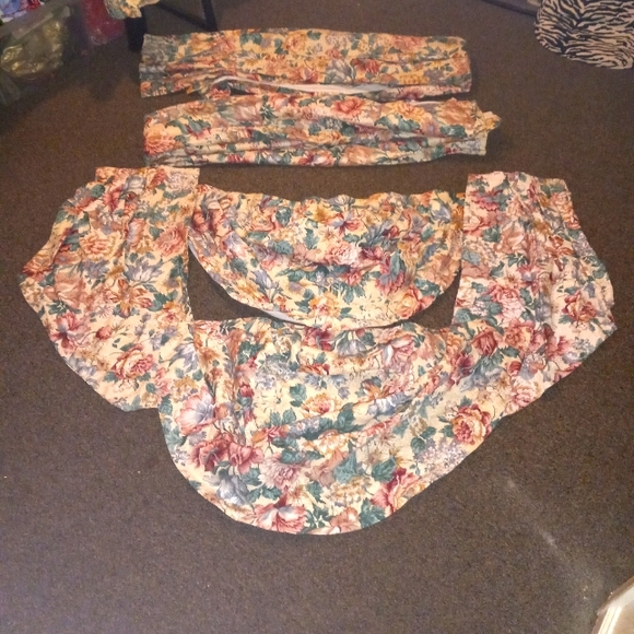 Vint J.C. Penney Classic Traditions Complete Curtain Set must see - Picture 1 of 7